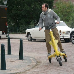 4k-action-male-carve-bochtje-straatje-DHG-2011